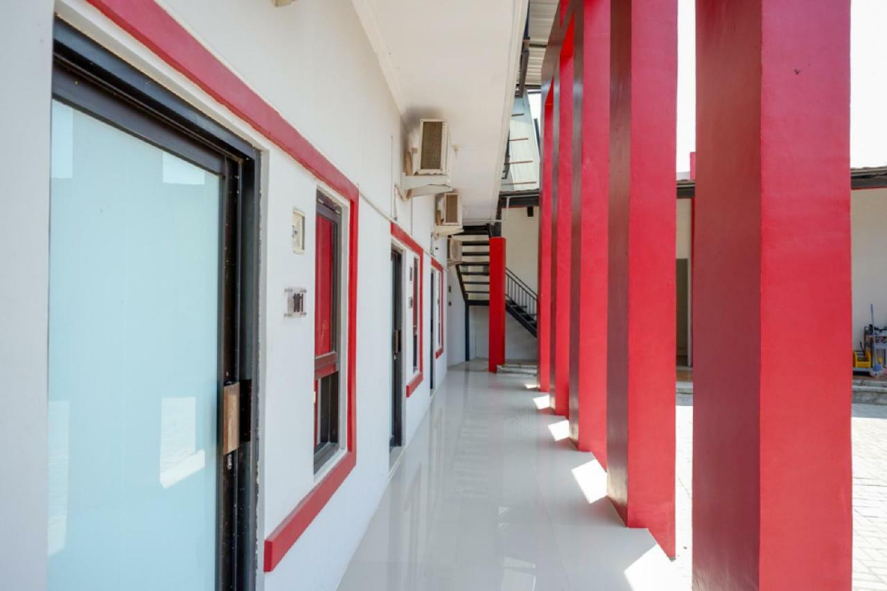מלון Reddoorz Syariah Near Alun Alun Tegal מראה חיצוני תמונה